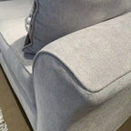 Divanetto a 2 posti con schienale imbottito in tessuto color cioccolato/grigio/argento