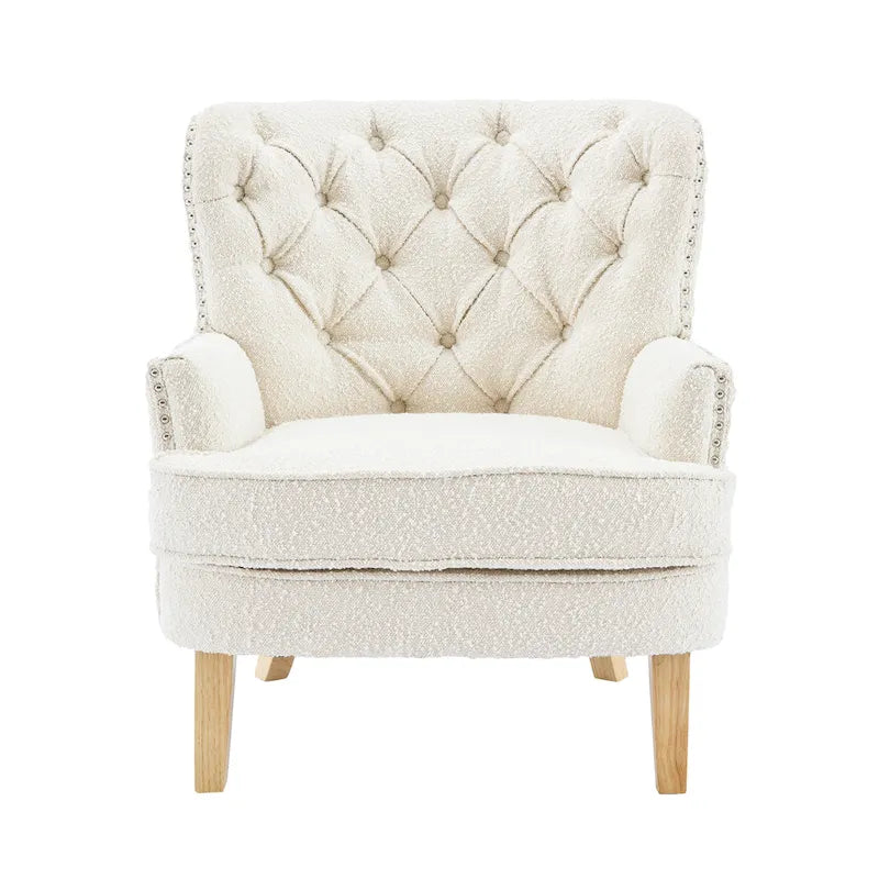 Poltrona Club "Almond Boucle" con borchie