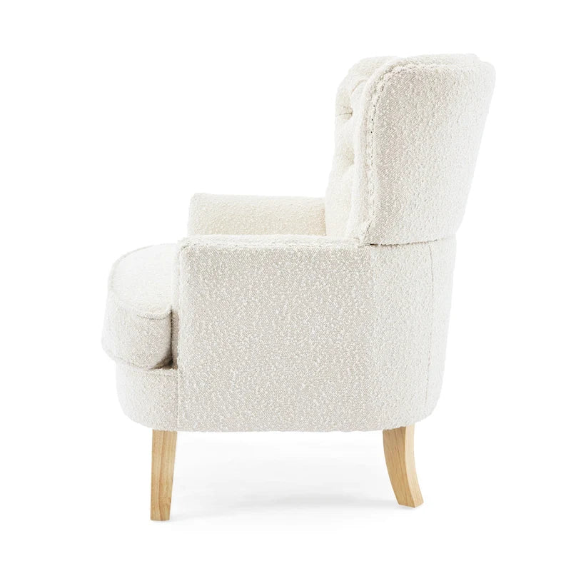 Poltrona Club "Almond Boucle" con borchie