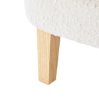Poltrona Club "Almond Boucle" con borchie